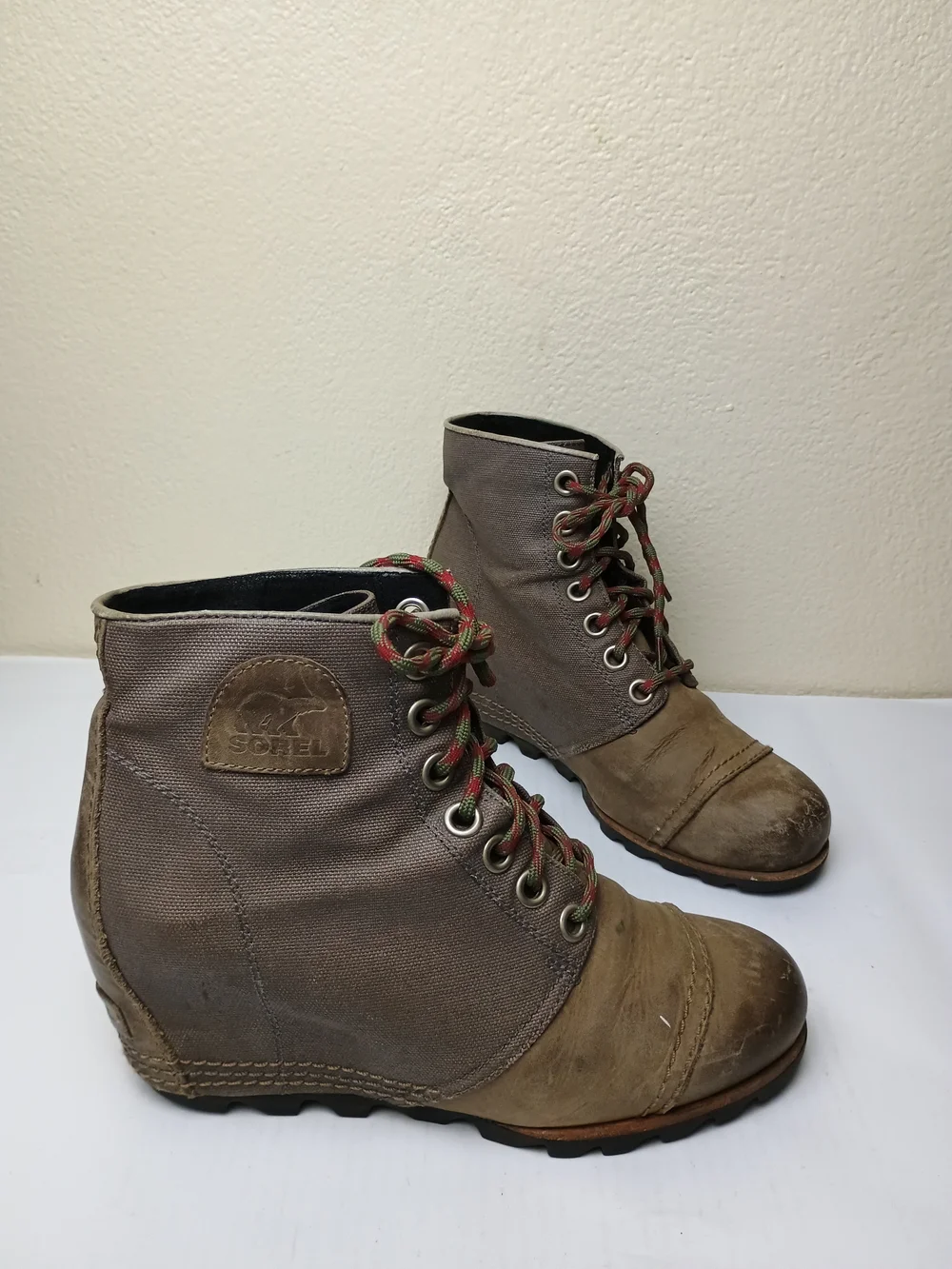 Sorel 1964 Premium Size 9 Women's Brown/Tan Wedge Lace-Up Boots